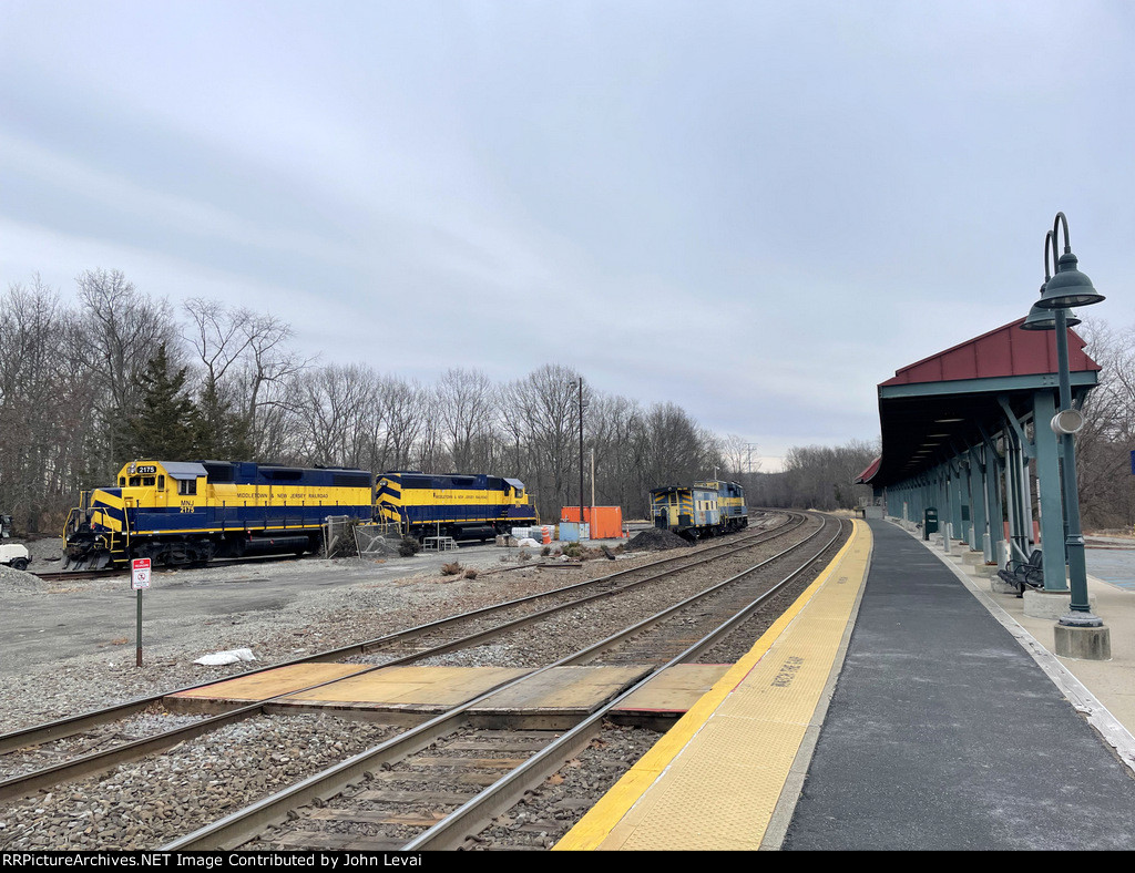 Campbell Hall Station-looking east